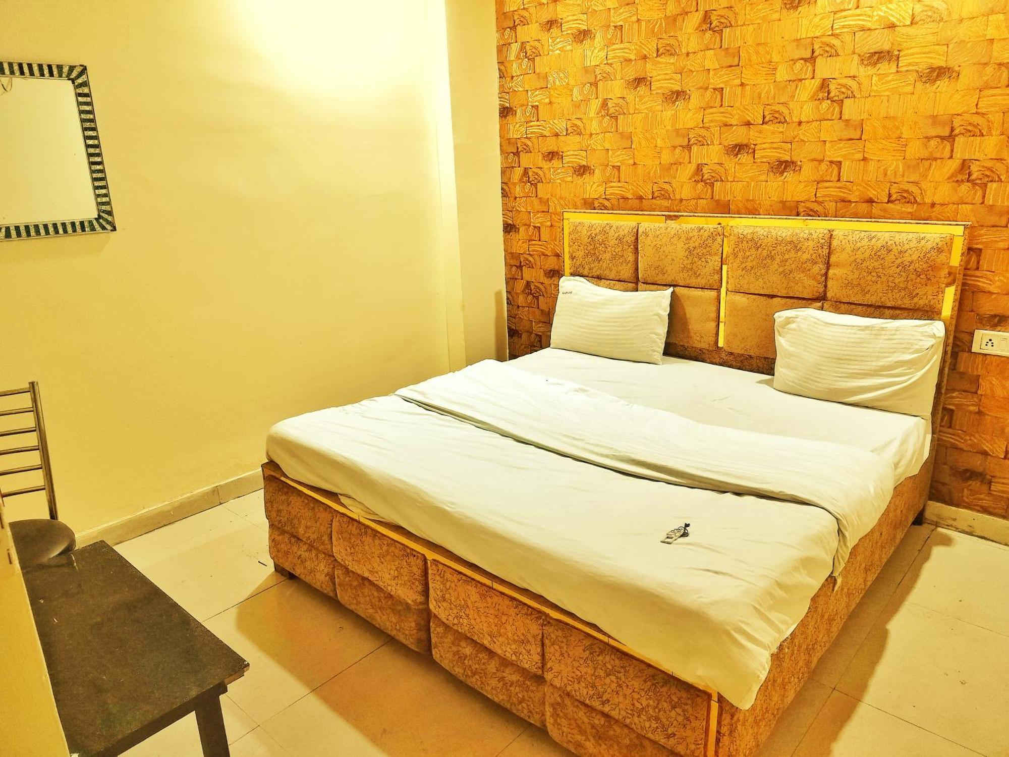 Hotel Green Snapper'100 M From Delhi University Near Isbt Kashmiri Gate Yeni Delhi Dış mekan fotoğraf